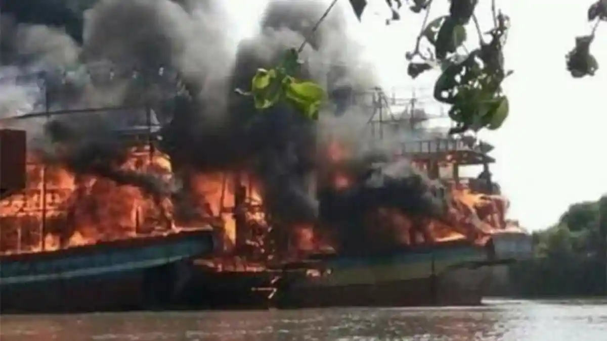 Jumlah Kapal Terbakar di Pati Dipastikan 12 Unit, Kerugian Ditaksir Miliaran Rupiah