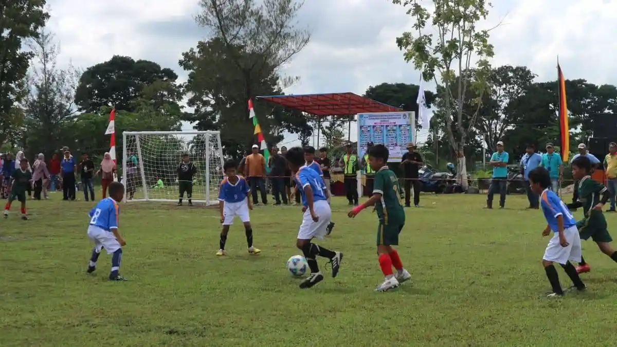 SSB Bakrie Utama Diluncurkan, 32 Tim Bersaing di Turnamen Sepak Bola U-11 dan U-13 Pasaman Barat