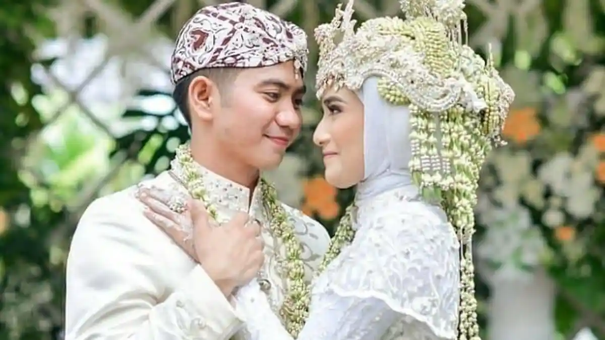 Resmi Menikah, Rizki D'Academy Unggah Potret dengan Sang Istri: 'Bukan Siapa-siapa Menjadi Berharga'