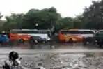 Dampak Larangan Mudik, Pengusaha Bus Kandangkan Armadanya