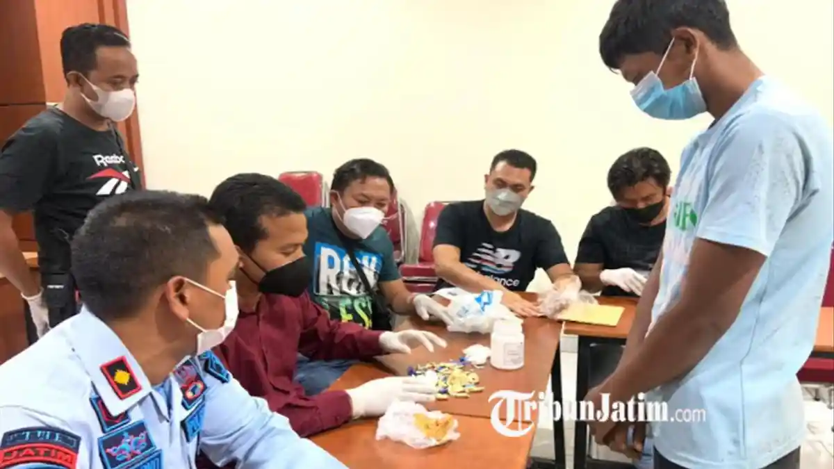 Empat Napi Diperiksa Polisi atas Kasus Seribu Lebih Pil Dobel L Dilempar Dari Luar Lapas Tuban