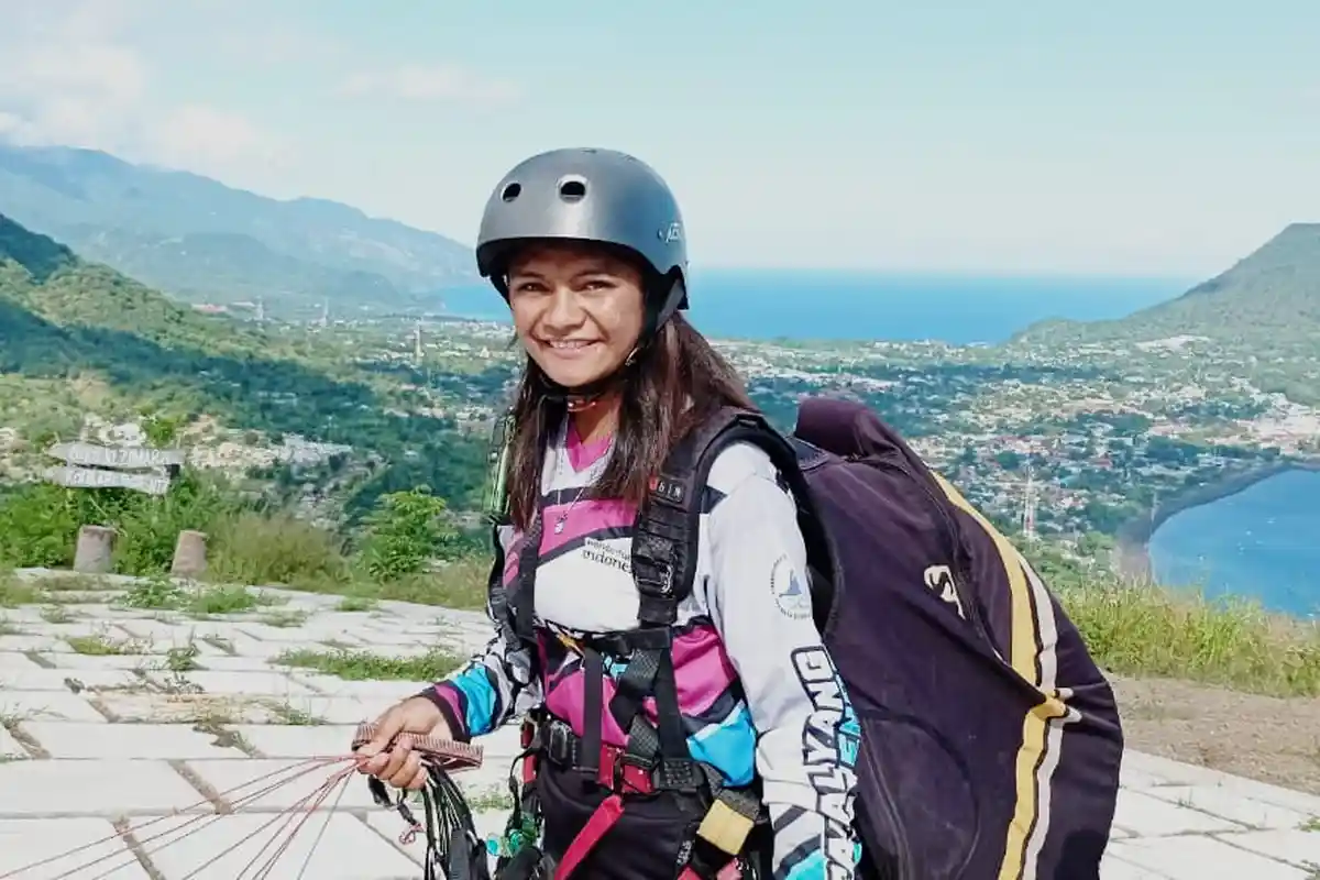 Bianka Langa Pilot Paralayang Asal Ngada, Jhoni Bunyu Sebut Terbaik