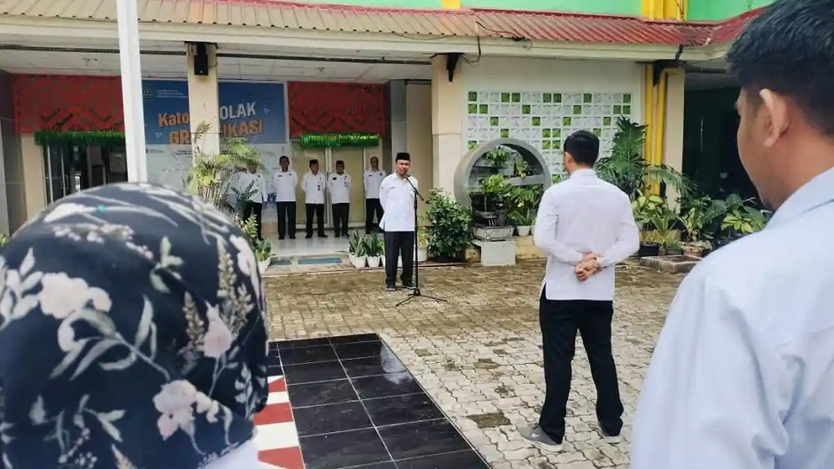 Hasan Manuk Ingatkan Pegawai soal Layanan PTSP di Kanwil Kemenag NTT