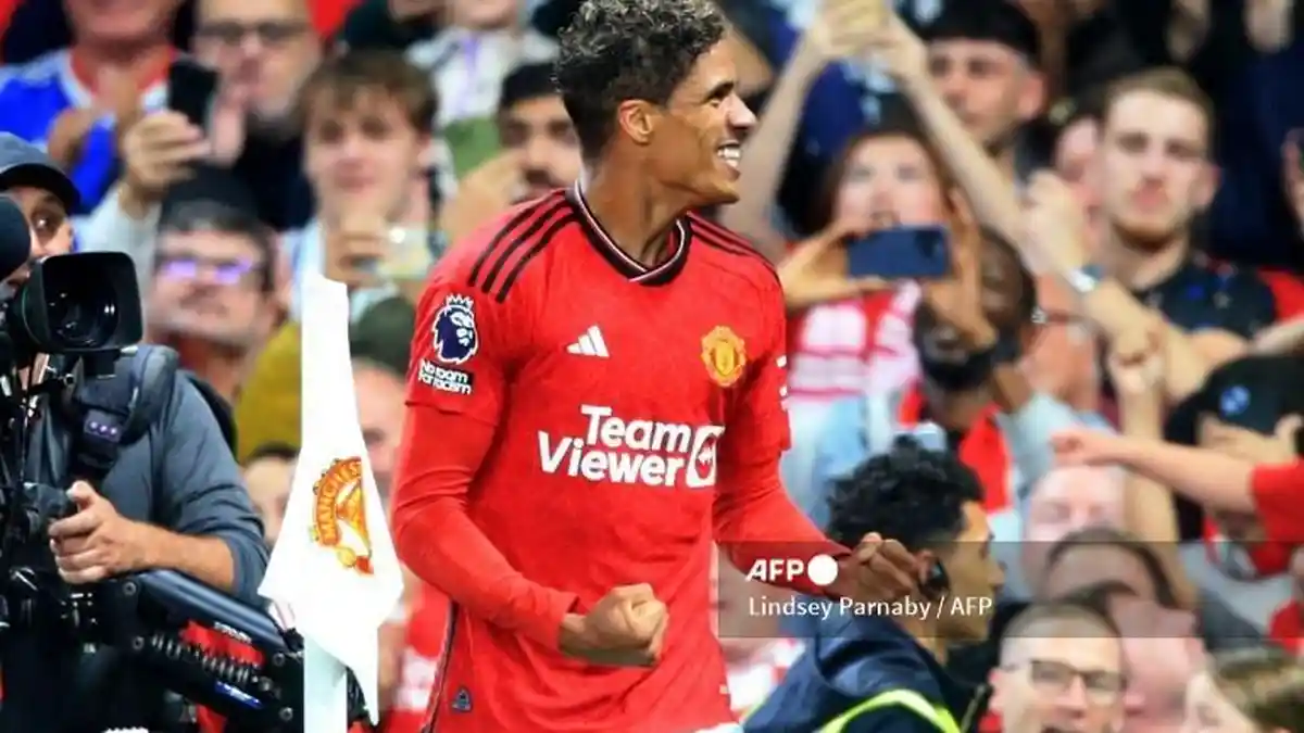 Manchester United Bakal Kehilangan Raphael Varane Dalam Waktu Lama