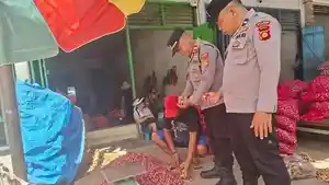 Unit-Binmas-Polsek-Klungkung-turun-langsung-ke-Pasar-Galiran-Klungkung.jpg