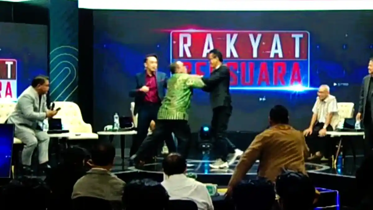 Jahmada Girsang dan Refly Harun Nyaris Adu Jotos di Acara Live Rakyat ...