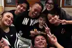 Potret-Sule-bersama-anak-anak-dan-menantunya.jpg