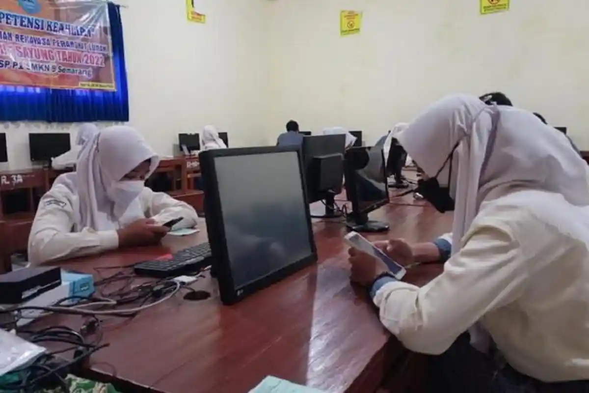 Antisipasi Konvoi Kelulusan, SMKN 1 Sayung Umukan Lewat Daring