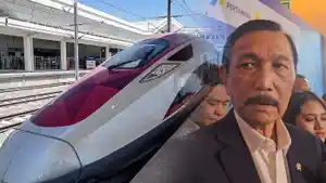 Utang-Kereta-Cepat-Whoosh-Capai-Rp116-T-Luhut-Tak-Ada-Transportasi-Publik-di-Dunia-yang-Untung.jpg