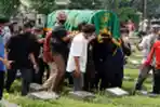 prosesi-pemakaman-legenda-bulu-tangkis-markis-kido_20210615_164058.jpg