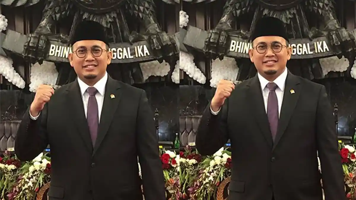 Ikut Polisi Gerebek PSK di Padang, Profil Andre Rosiade di Wikipedia ...