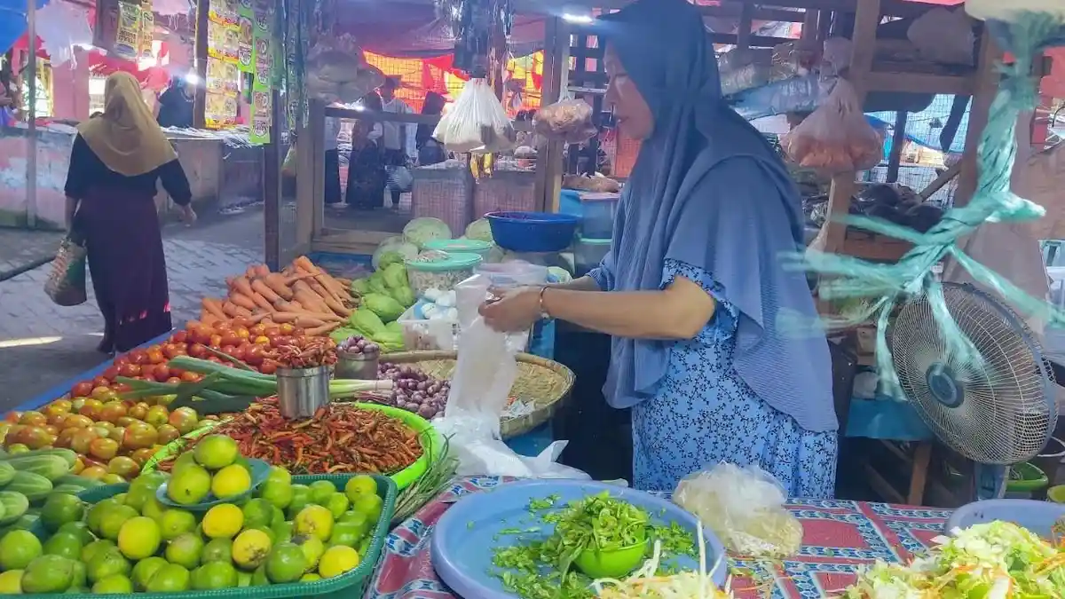 Perjuangan Atun Patamani, Dari Pengusaha Kios Hingga Pedagang Sayur di Pasar Tilamuta Gorontalo