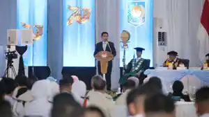 Wamendagri-Akhmad-Wiyagus-berbicara-di-Sidang-Senat-Terbuka-Dies-Natalis-ke-70-1.jpg