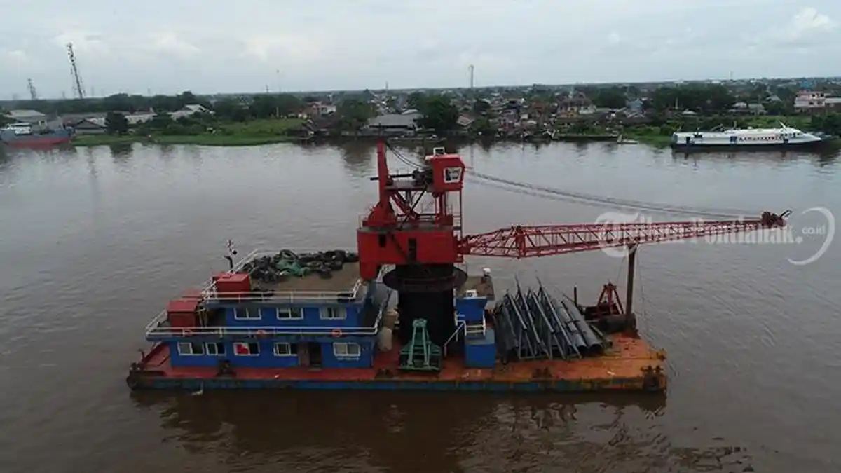 FOTO: Kapal Tongkang Yang Yang 1538 Berasal dari Guangzhou - kapal-tongkang-yang-yang-1538-yang-berasal-dari-guangzhou-1.jpg