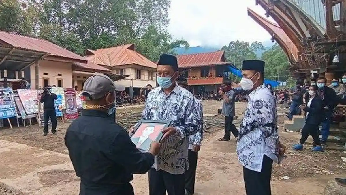 Guru Yonathan Tewas Ditembak KKB Papua, PGRI Toraja Utara Beri Penghormatan Terakhir