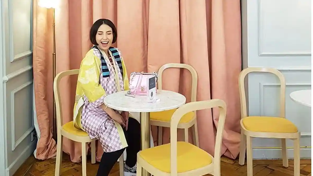 Ikutan Bikin Falling Stars Challenge, Konsep Ayu Dewi Curhatan Ibu-ibu banget!