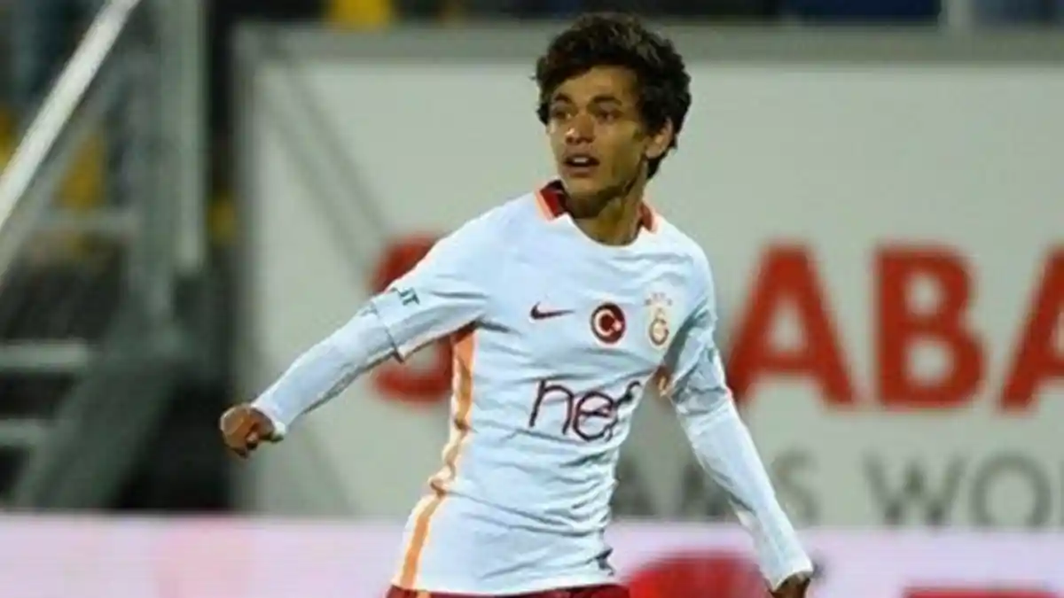 Galatasaray pun Memainkan Pemain yang Masih Berusia 14 Tahun