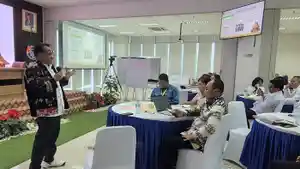 Kepala-Kantor-BPN-Manggarai-Eduward-Meteo-Yamasita-Tuka-saat-sampaikan-materi-di-Cikeas-Bogor.jpg