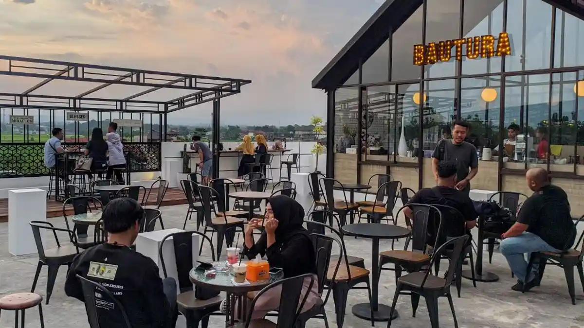 Menikmati Kopi, Senja, dan Bukit di Bautura Coffee Shop Pati