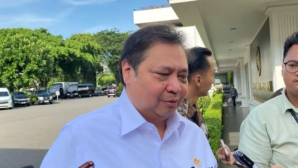 Imbas IHSG Anjlok 6 Persen, Prabowo Panggil Airlangga ke Istana