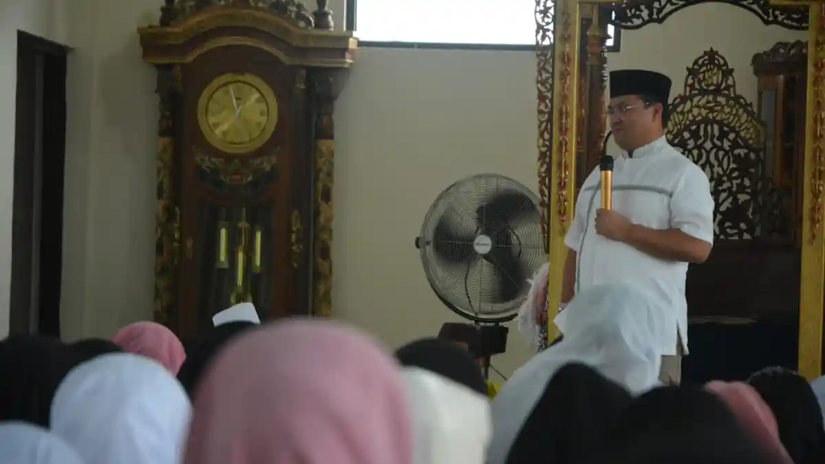 Gubernur Erzaldi Hadiri Ceramah Ustaz Yusuf Mansyur di Kulur Ilir
