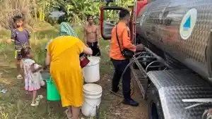 BPBD-Kabupaten-Bogor-sedang-mendistribusikan-air-bersih-untuk-masyarakat.jpg