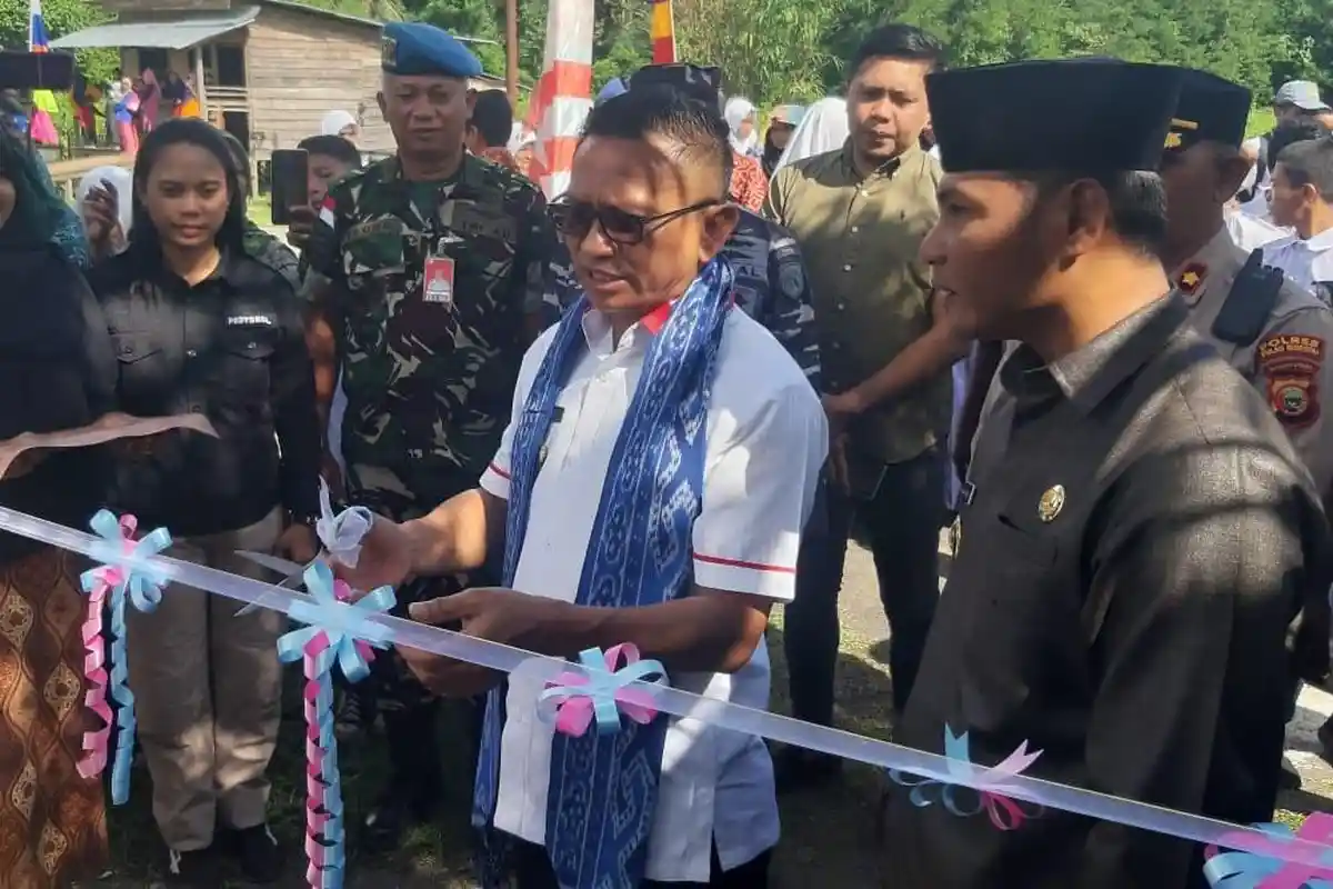 Pj Bupati Morotai Muhammad Umar Ali Resmikan Kampung Tangguh Anti Narkoba