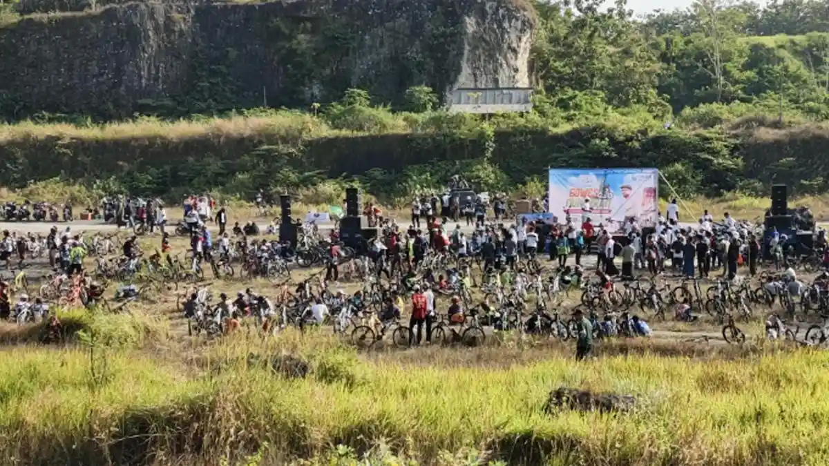 Ribuan Peserta Meriahkan Gowes Muharram PCNU Babat Lamongan di Gunung Pegat