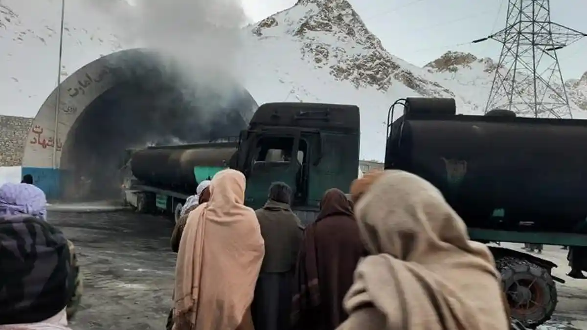 19 Orang Tewas Terbakar dalam Kecelakaan Truk Bahan Bakar di Terowongan Salang Afghanistan