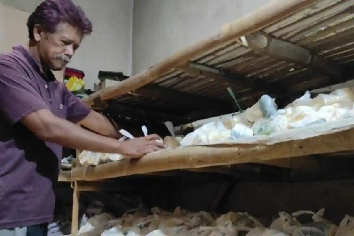 Kisah Inspiratif Sunarko: 30 Tahun Berjuang Membangun Usaha Tape Singkong di Blitar