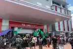 DEMO-TRANSMART-Ratusan-massa-demo-di-Transmart-Jember.jpg