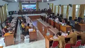 rapat-antara-Banggar-DPRD-dan-TAPD-Flores-Timur.jpg