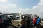 sebagian-pemudik-melepas-kaus-mer_20160704_143136.jpg