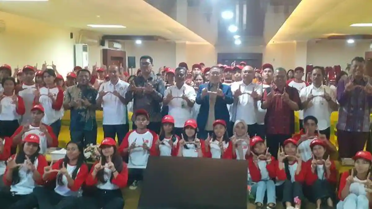 100 Mahasiswa Undana dan Unipa Terima Beasiswa dari Yayasan JHL Merah Putih Kasih