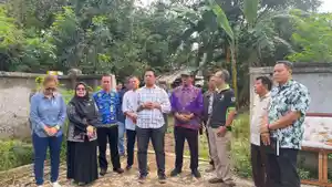 Komisi-C-DPRD-Kota-Depok-Tinjau-Banjir.jpg