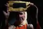 Masker Transparan Karya Penyandang Tuna Rungu