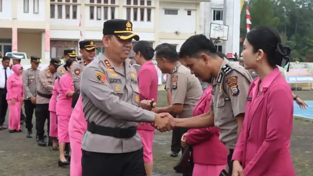 15 Personel Polres Toraja Utara Naik Pangkat, Satu Perwira