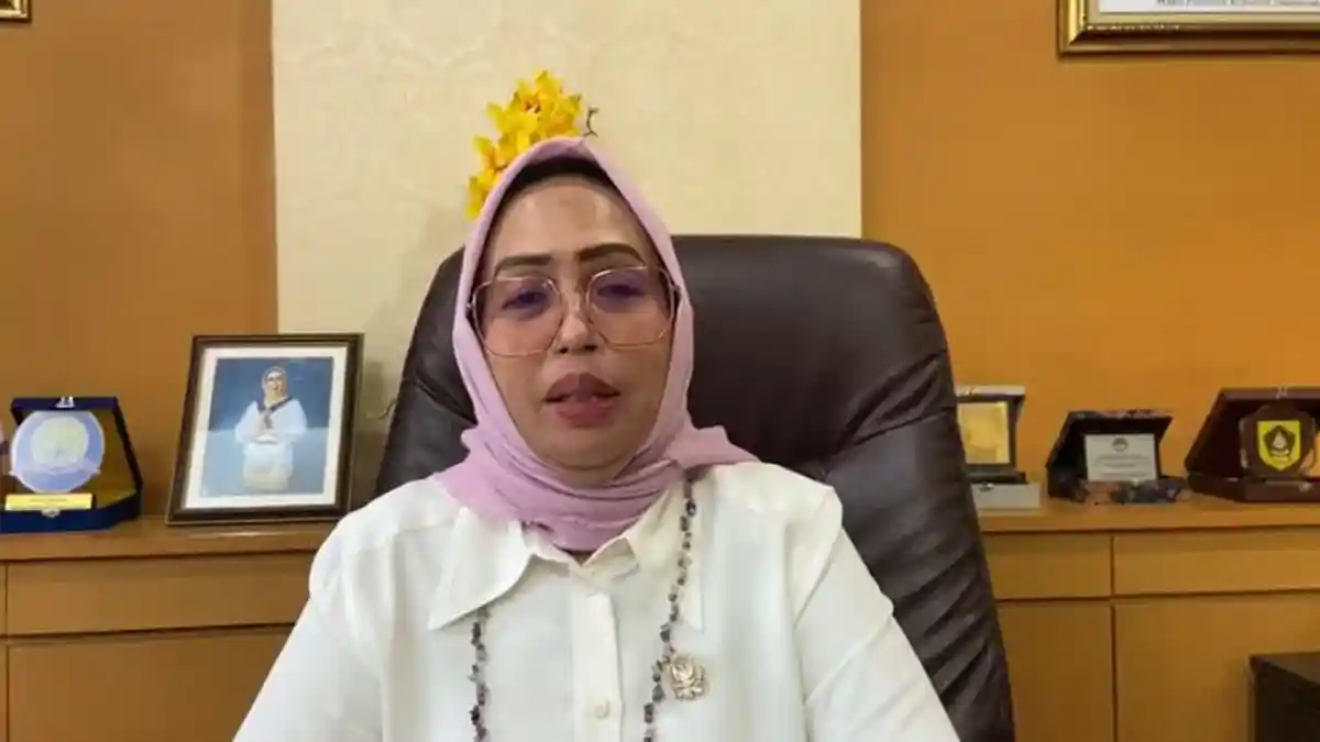 Cerita Srikandi DPRD Kota Ambon Elly Toisuta Sering Terima Surat Cinta dari Warga