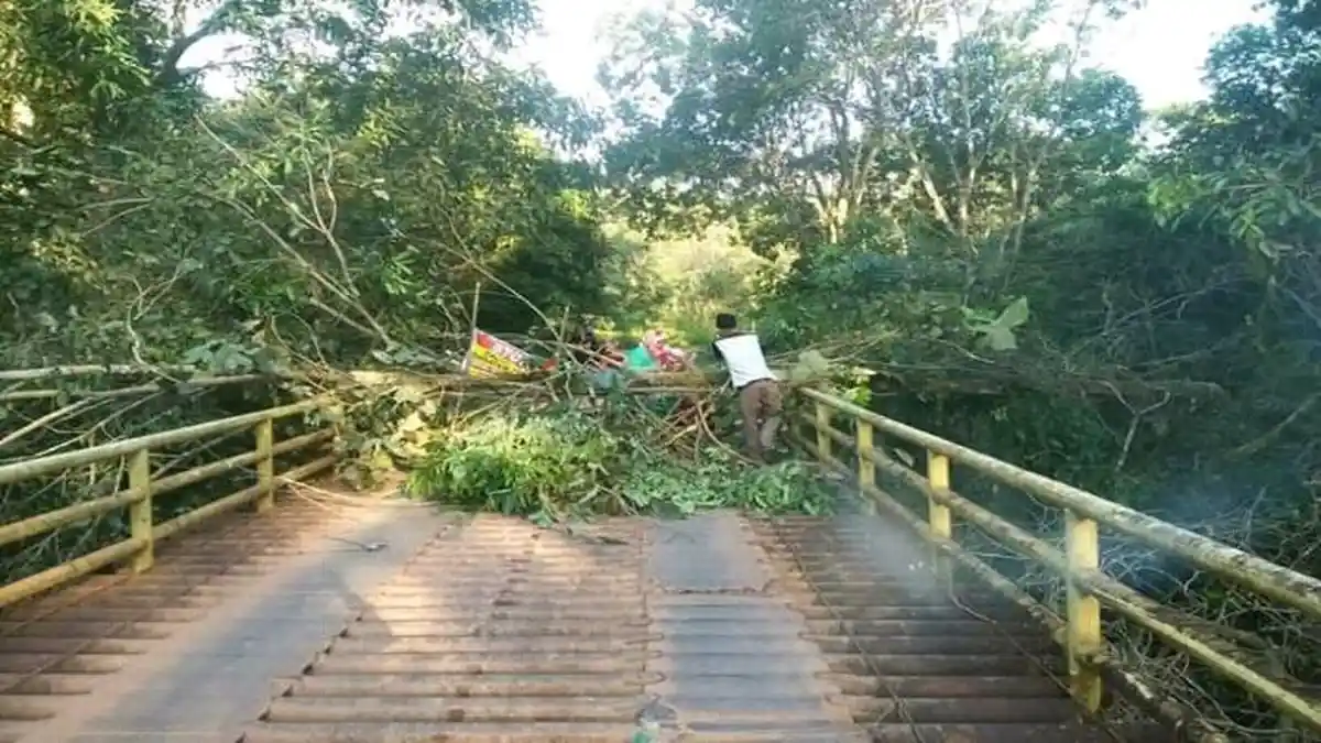 Tekan Penyebaran Covid-19, Jalan Akses Utama Beberapa Kecamatan di OKU Timur Ditutup