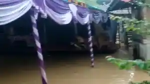 Hujan-Semalaman-Anak-Sungai-Wall-Meluap-Rendam-164-Rumah-di-OKU-Panggung-Hajatan-Ikut-Terdampak.jpg