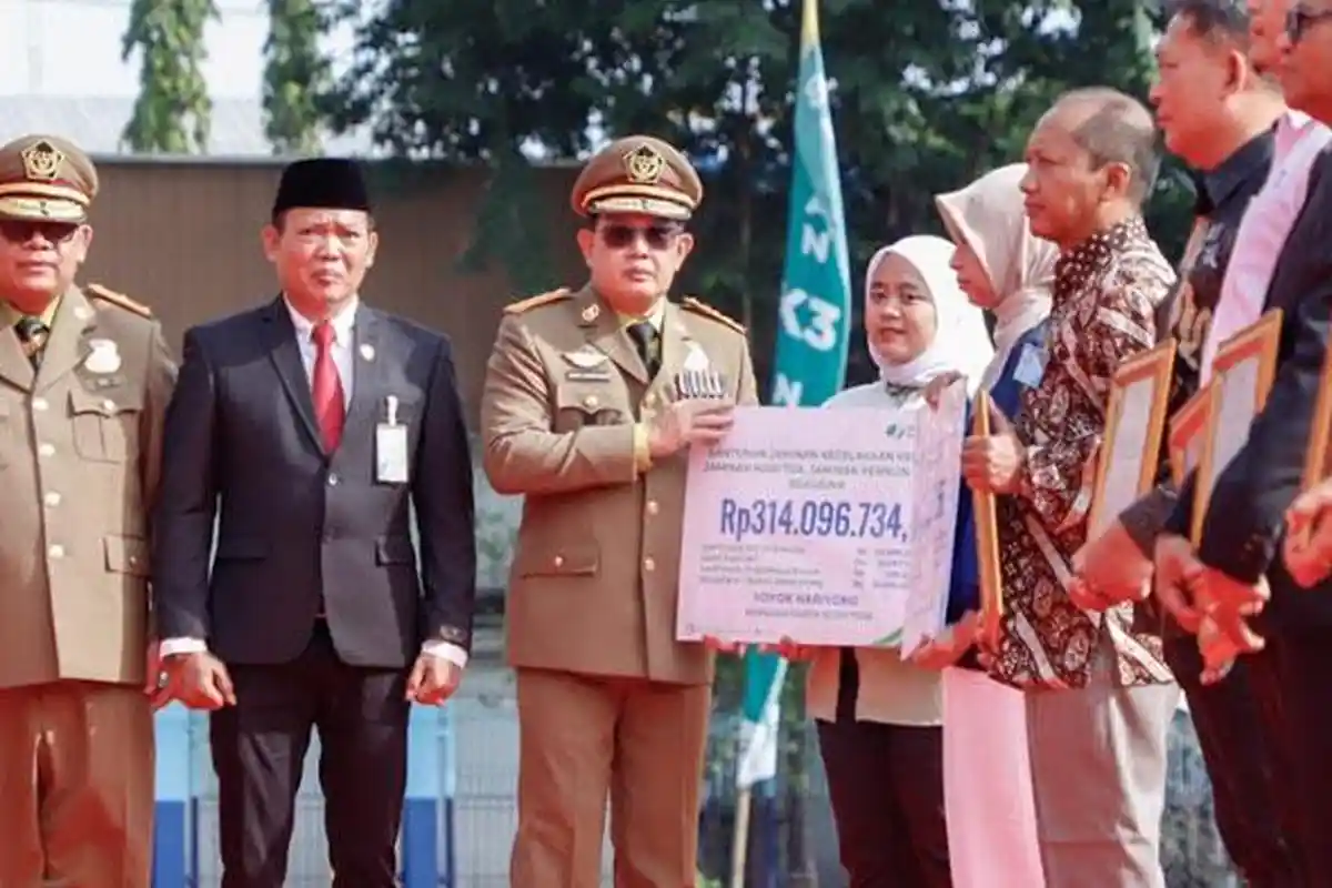 Pimpin Apel Bulan K3, Pj Gubernur Jatim Adhy Karyono Tekankan Pentingnya Peningkatan Kapasitas SDM