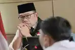 Gubernur-Jawa-Barat-Ridwan-Kamil-berbeda-pendapat-dengan-wakilnya.jpg