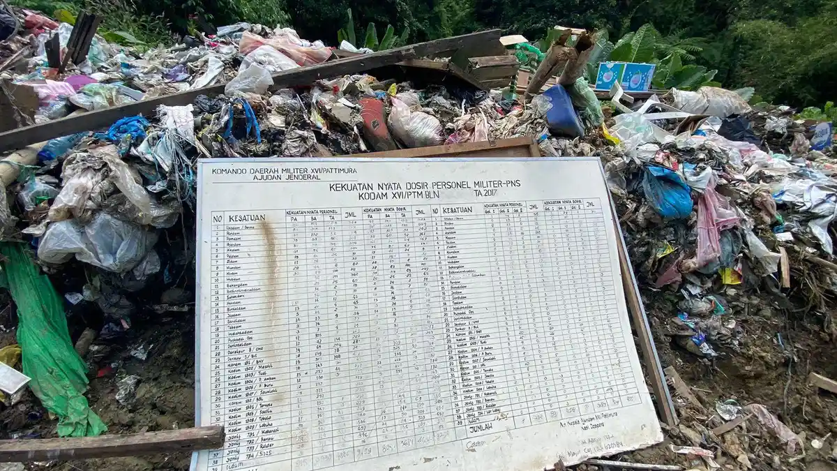 Sampah Milik Kodam XV Pattimura Dibuang Sembarangan
