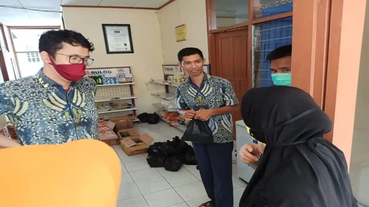 Rangkul PT Pos, Perum Bulog Lahat Gelar Sembako Murah, Akan Terus Ada Selagi Stok Masih