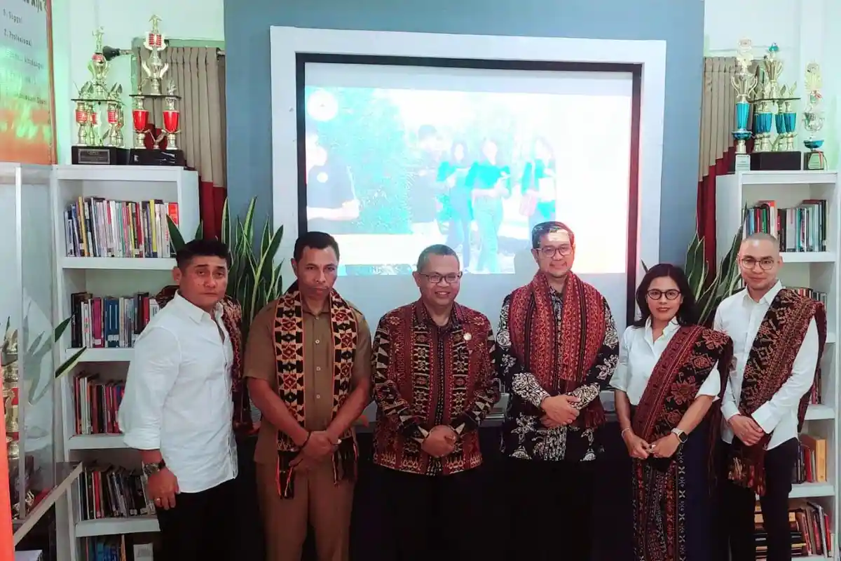 Indosat Ooredoo Hutchison dan BPPTIK Komdigi Bekali Mahasiswa Unipa dengan Keterampilan Digital