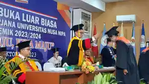 Pindah-Toga-Rektor-Unipa.jpg