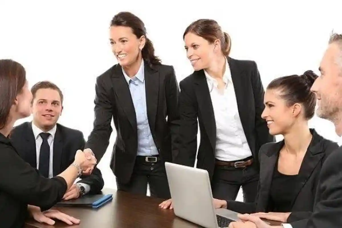 Ramalan Zodiak Karier Besok Kamis 19 September 2024: Scorpio Ulurkan Tangan, Capricorn Dipuji Atasan