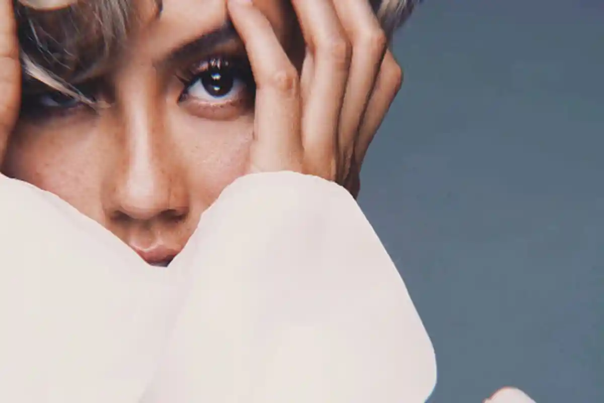 Potret Agnez Mo dengan Wajah Penuh Freckles Asli ini Ungkap Identitas Buyutnya,  Berdarah Campuran