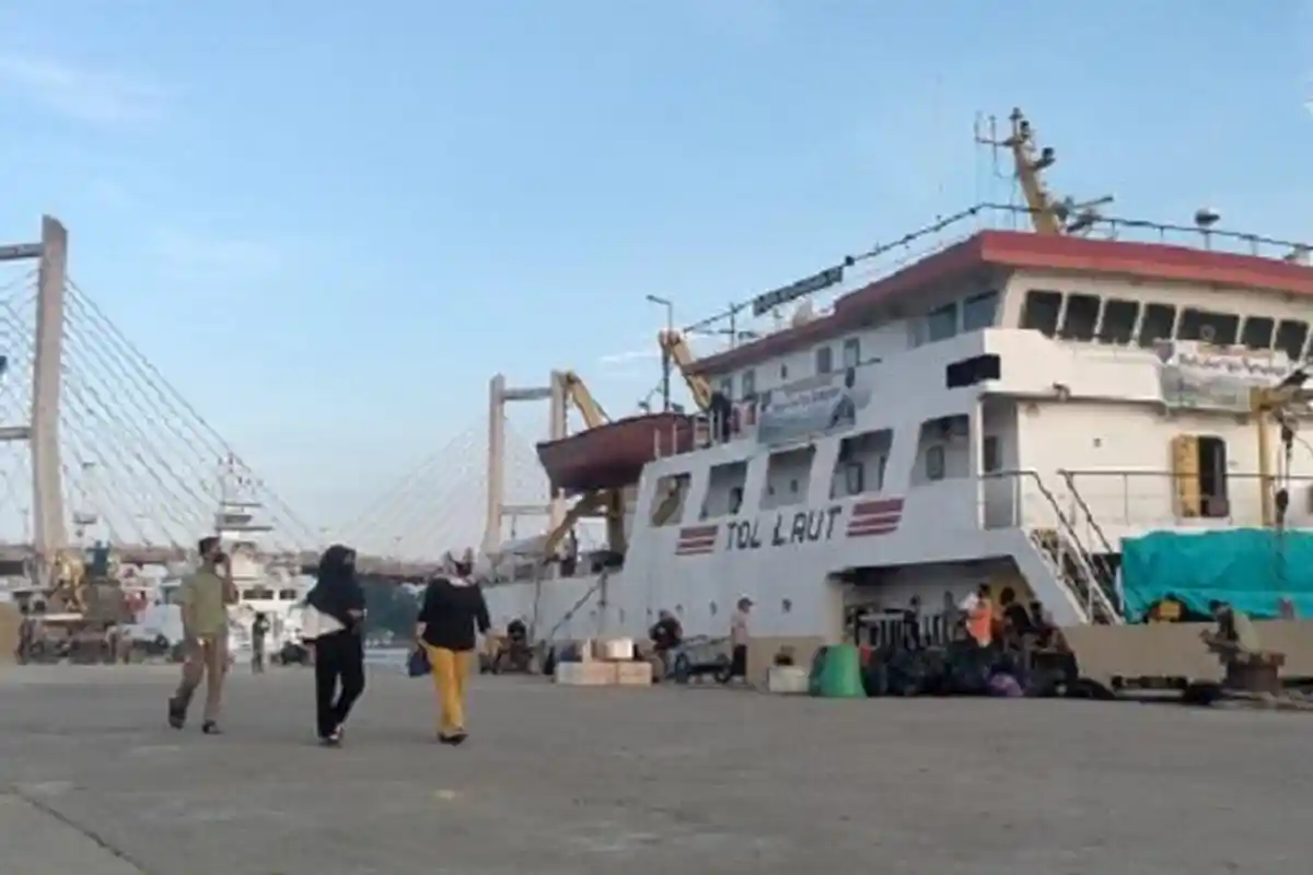 Penumpang Kapal Cepat di Pelabuhan Nusantara Kendari Sultra Banyak yang Terlantar Gegara Calo Tiket