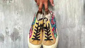 Sepatu-hias-buatan-Helena-Alfionitasari-Suryawijaya.jpg